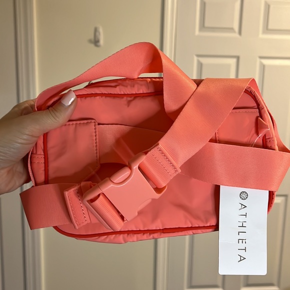 Athleta All About Tipping Large Belt Bag - Picture 2 of 3